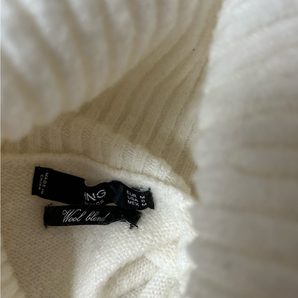 Womens MNG Wool Blend Medium Ivory Turtle Neck Sweater Boho Elegant Minimalist - Picture 6 of 8